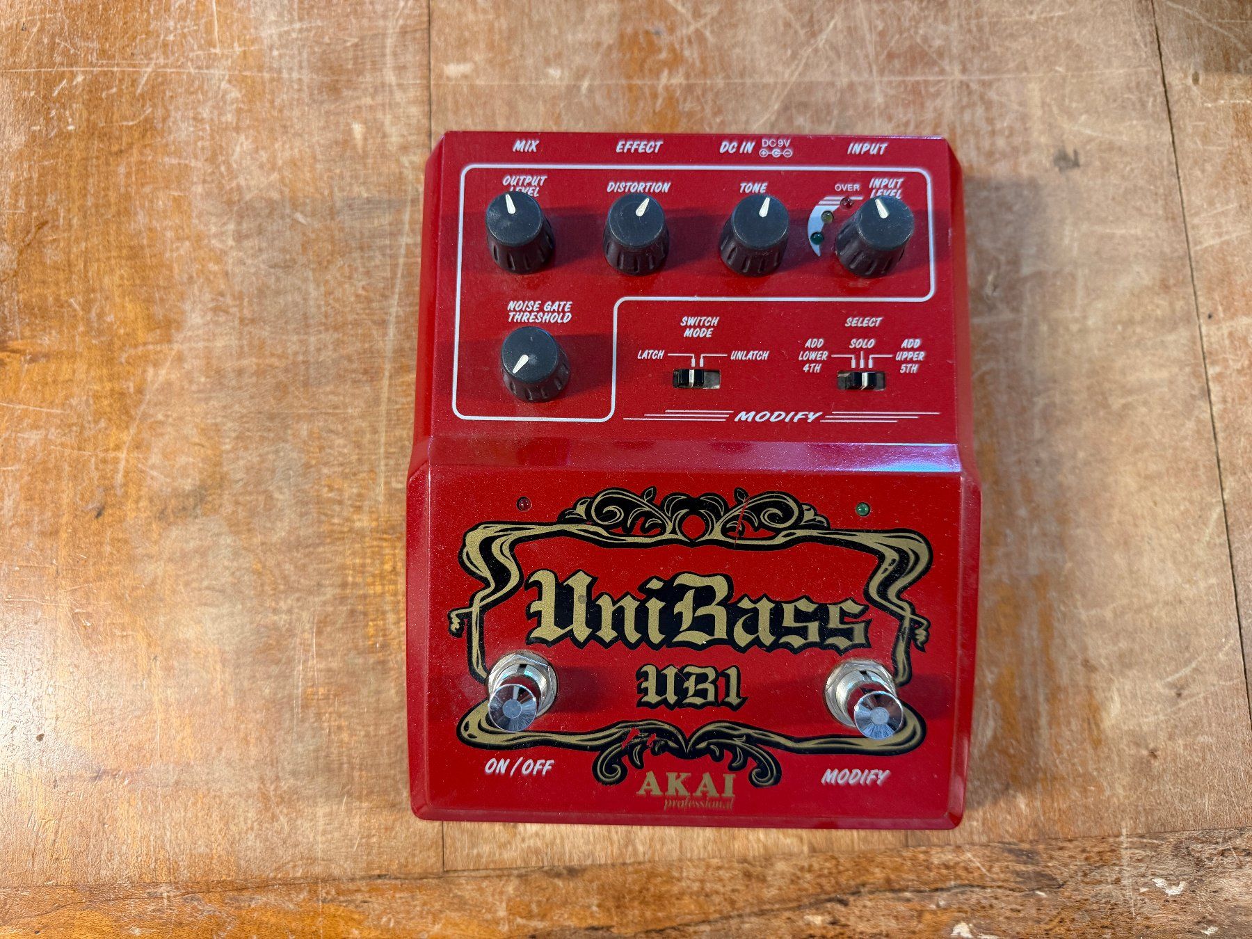 Akai Musikinstrumente: AKAI UniBass Effektgerät – Gebraucht aus Wil SG von Diomaiuta61