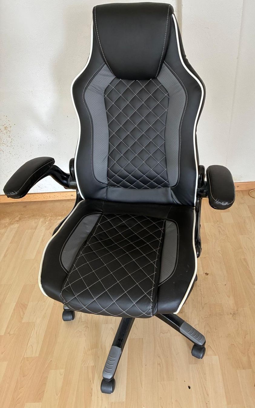 Momax Gaming Stuhl