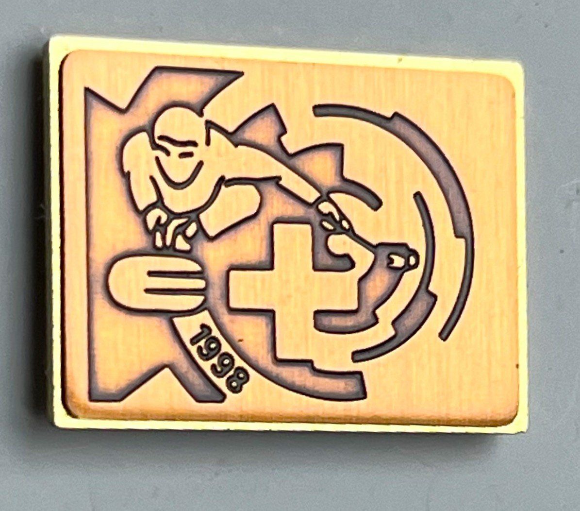 Placchette & Badge: Pin Schweizer Curling Mannschaft 1998 – Usato da Kriens venduto da TSCH1