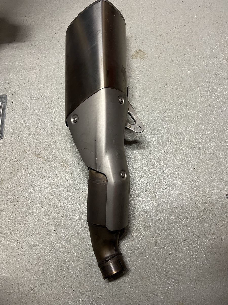 Sistemi di scarico: Originalauspuff Aprilia RSV 4 – Usato da Ittigen venduto da J.G.98