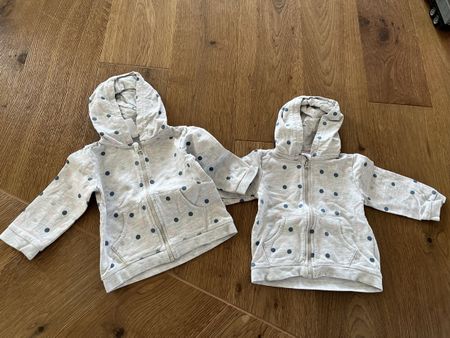 2 x C&A Strickjacke Zwillinge Größe 86