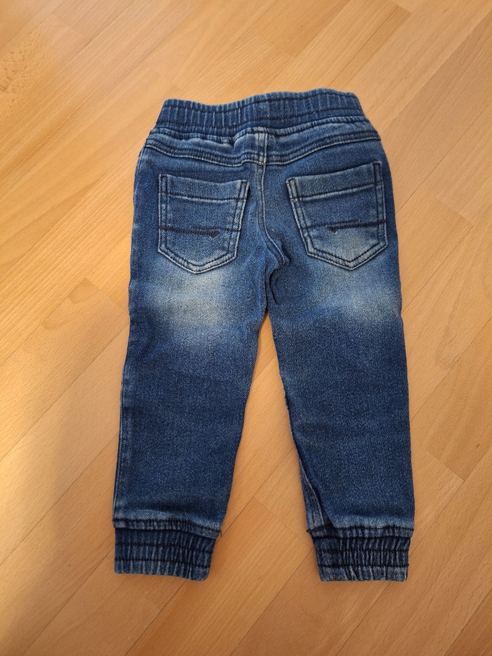 Pantalons: Jeans in Gr. 92 – D'occasion à Oberrieden par smarties949 1