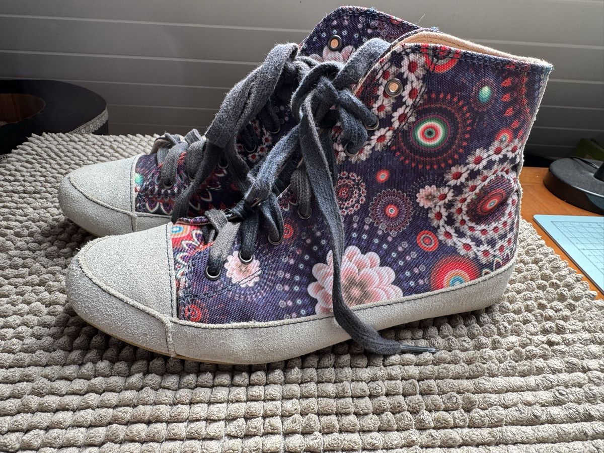 Desigual Damenschuhe: Desigual Sneaker, Turnschuhe Gr 37 – Gebraucht aus Lotzwil von Tgdromad 8