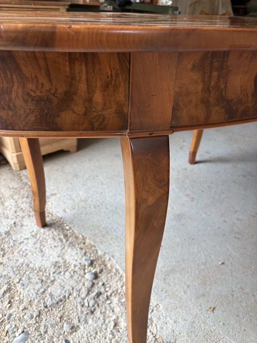 Tables: Ovaler Nussbaum Tisch  – D'occasion à lobsigen par kubada 1