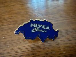 Nivea Creme Anstecknadel Schweiz Form gebraucht