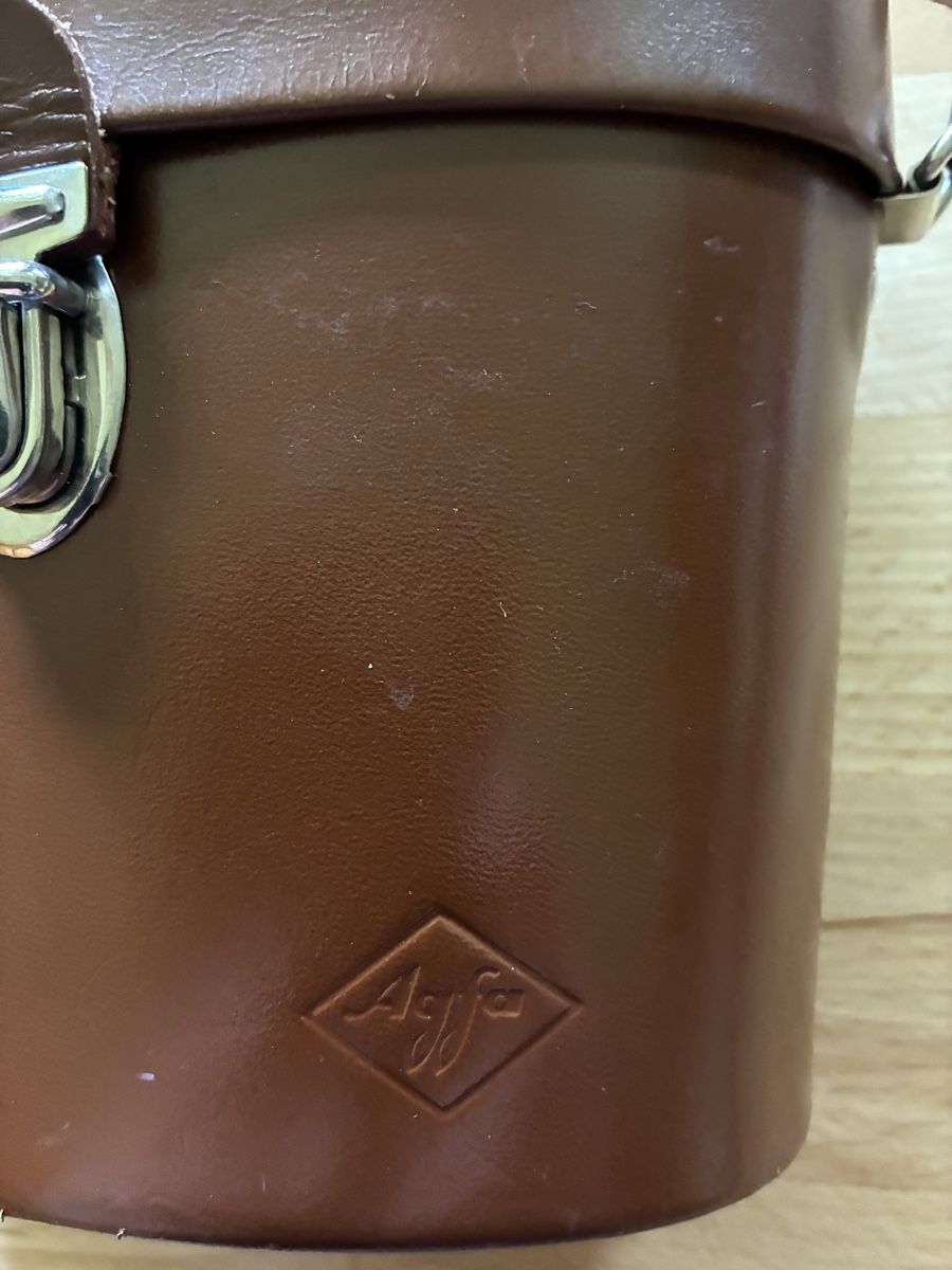 Agfa Fotocamera: Étui vintage AGFA pour jumelles – Usato da Les Bayards venduto da Mutz51 1