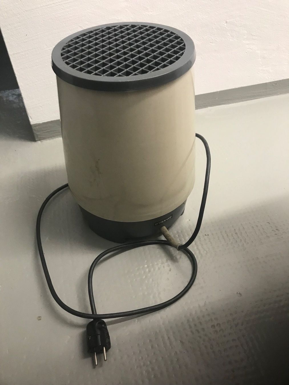Umidificatori d'aria: Antiker Luftbefeuchter Maxvit – Usato da Solothurn venduto da Spicar 5