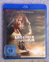 Monika - Eine Frau sieht rot