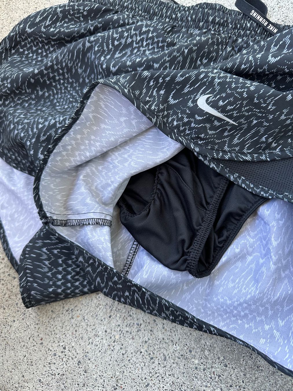 Nike Hosen: Nike Shorts schwarz – Gebraucht aus Zürich von ong8 5