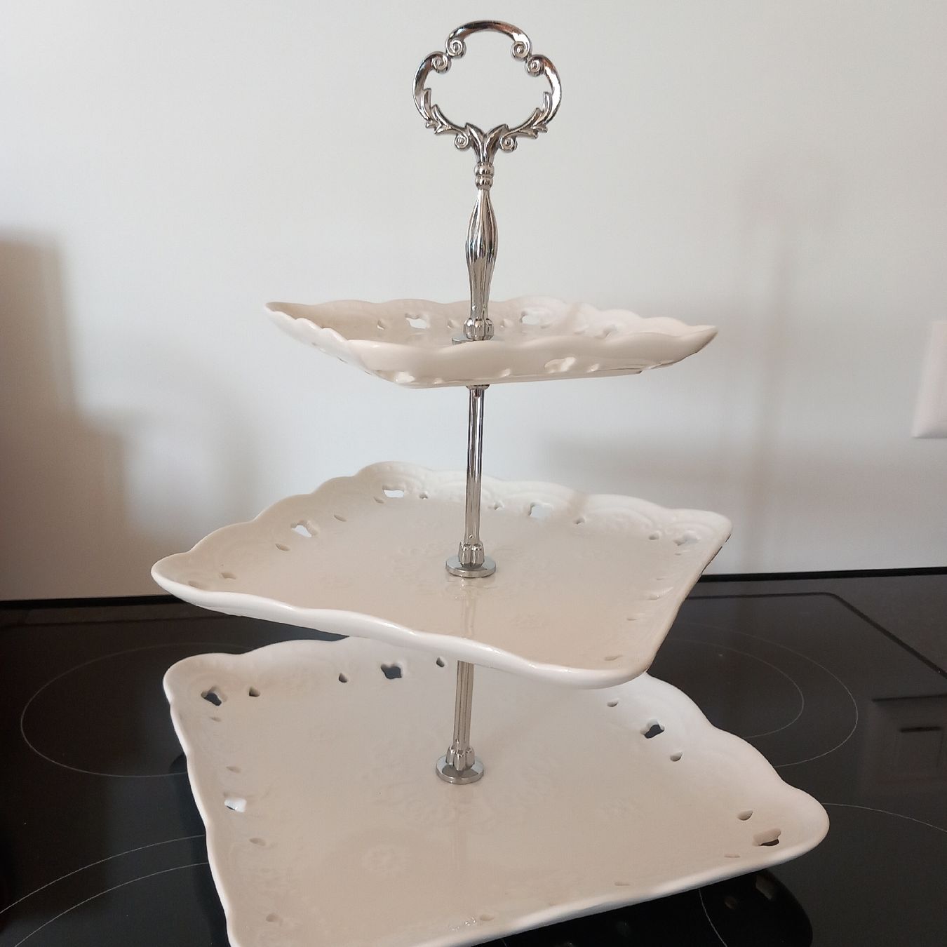 Piatti di portata: Mega: Etagere, 3-stufig, creme-weiss – Usato da Aegerten venduto da gismolini 5