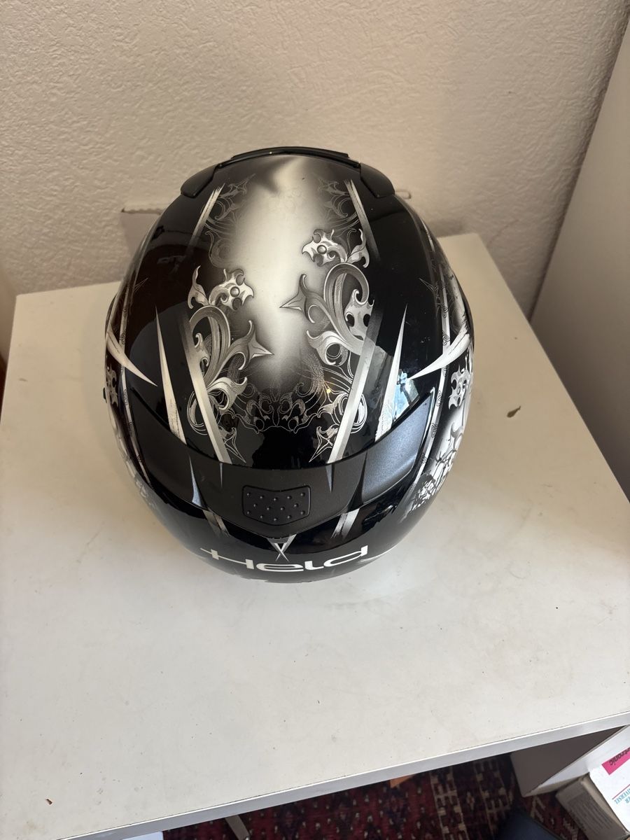 Supporti a parete: Held Integralhelm Motorradhelm Schwarz Silber – Usato da Plasselb venduto da fte_2kvr 3