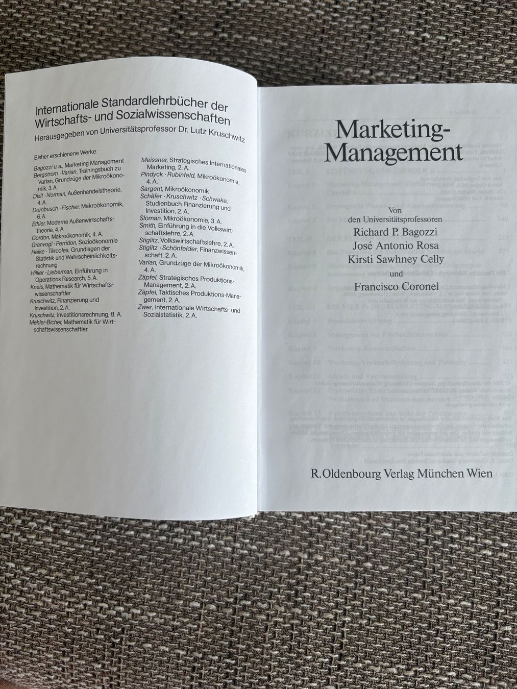 Libri: Marketing Management, Lehrbuch aus BWL-Studium. – Nuovo (secondo la descrizione) da Bergdietikon venduto da moritz378 2