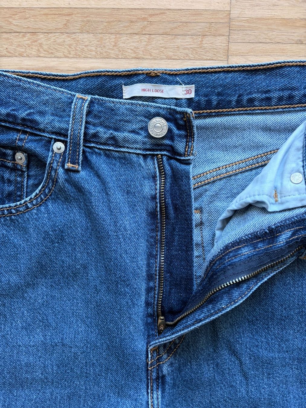 Levi's Jeans: Jeans Levi's High Loose W30 L33 – Usato da Schlieren venduto da con_hdp9 5