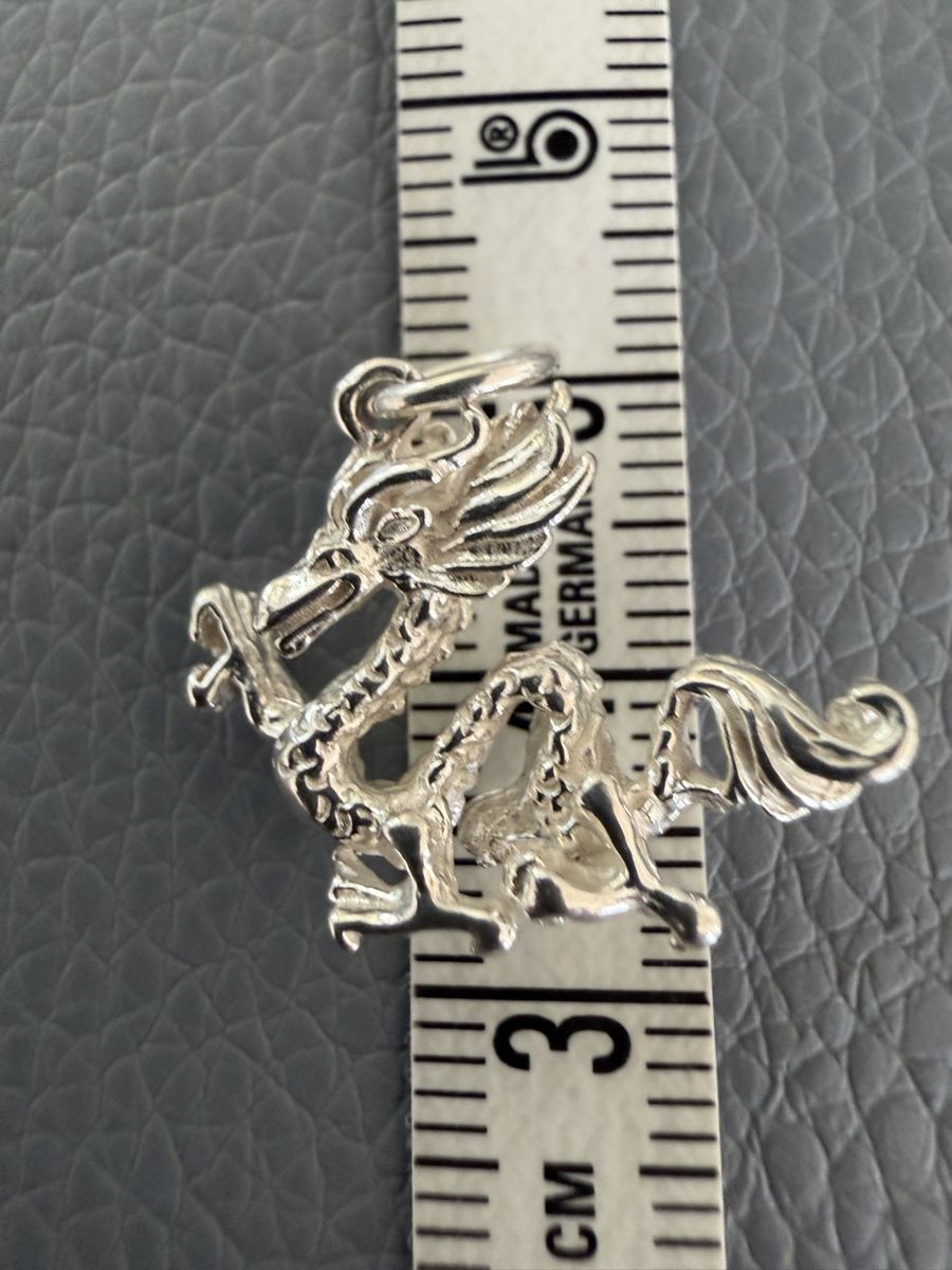 Pendentifs: Neuer Silberner Drachenanhänger  – Neuf avec emballage d'origine à Münsingen par Krone75 1