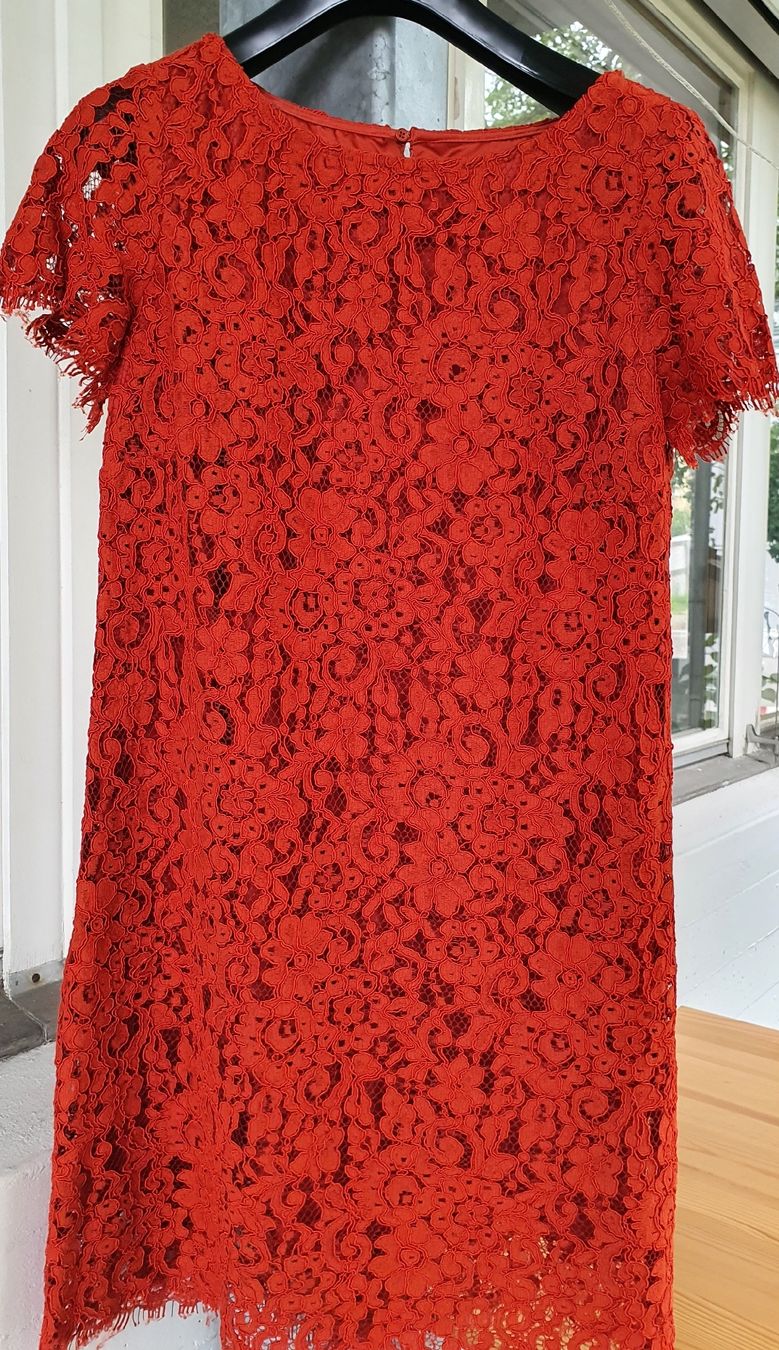 Zara Kleider: Zara Spitzenkleid XS – Gebraucht aus Zürich von slvgen