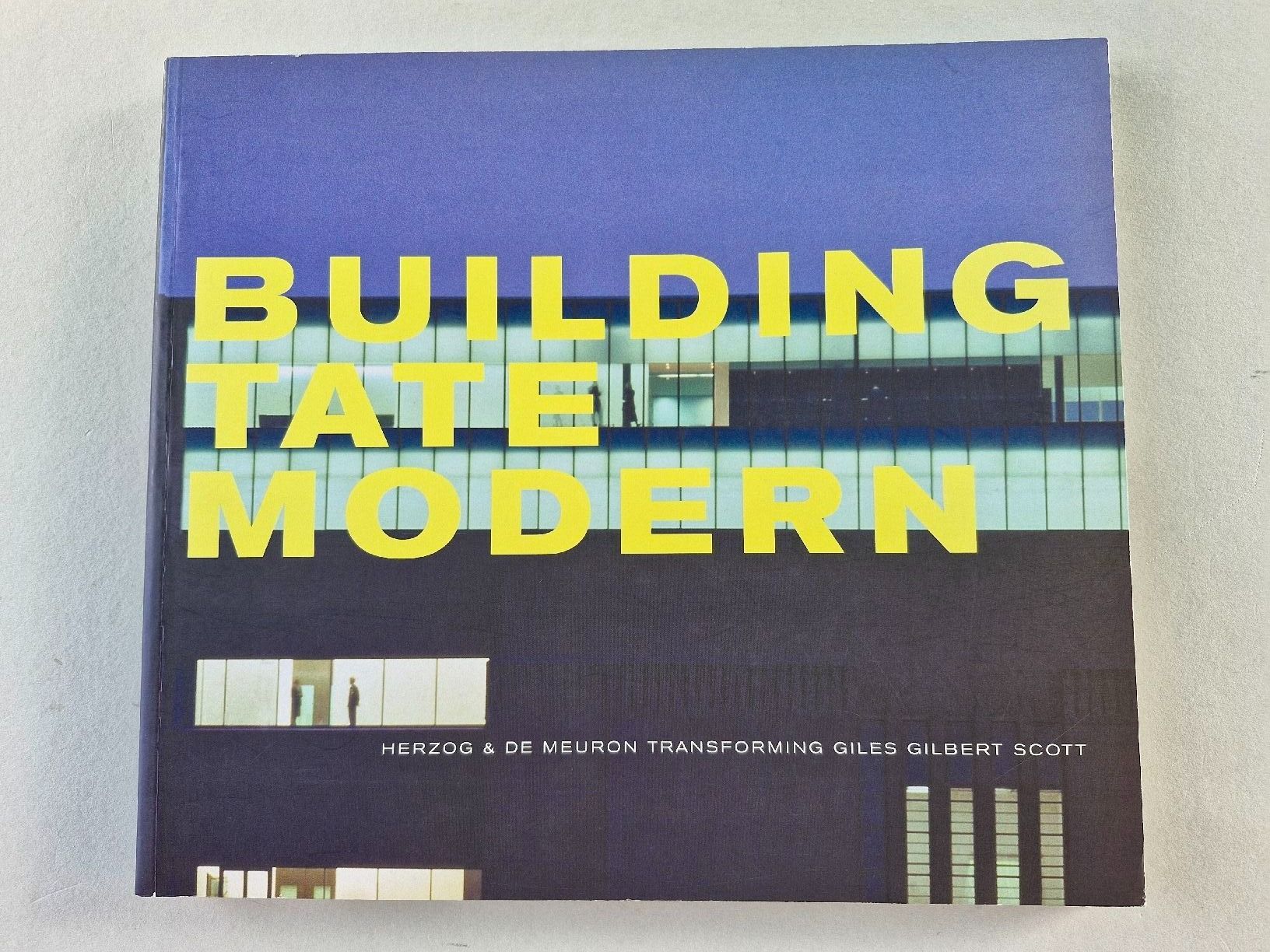 Bücher: Architekturbuch Building Tate Modern Herzog & de Meuron – Gebraucht aus Zürich von Secretariat11