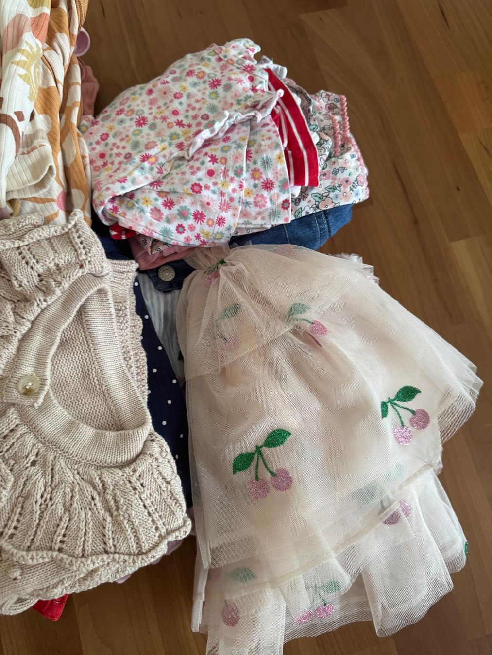 Lotti & Set di vestiti: Kleiderpaket Mädchen Grösse 74 – Usato da Hinwil venduto da Bbudget 7