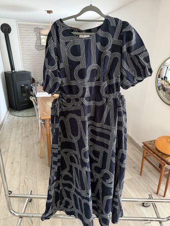 Robe d'été C&A à motifs graphiques bleus et blancs T.50, 52 