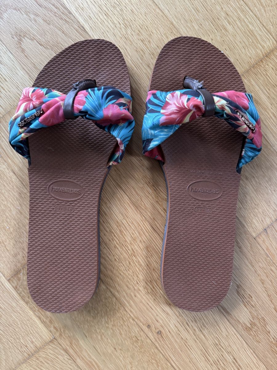 Havaianas Scarpe da donna: Havaianas Sandalen mit Blumenmuster, Gr. 39 – Usato da Zürich venduto da bergi777