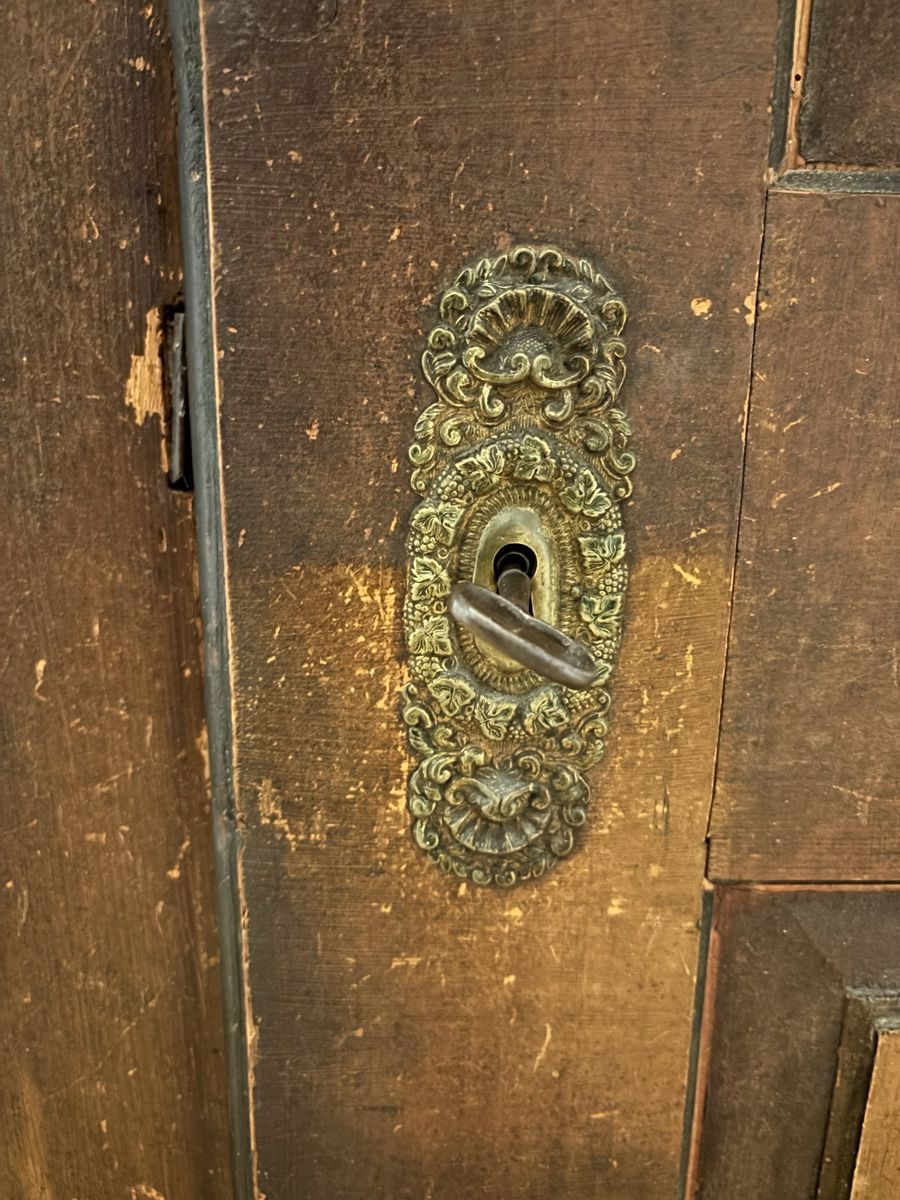 Armadi: Antiker Bauernschrank 1838 bemalt mit Blumenmuster – Usato da Zürich venduto da Limebach 4