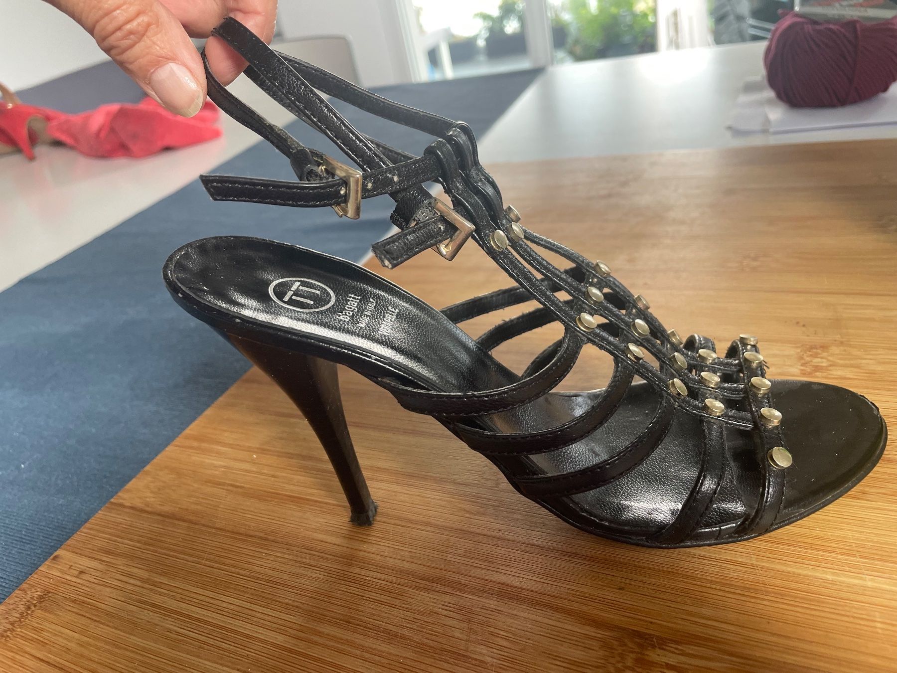 Bagatt Scarpe da donna: Schwarze Leder-Sandaletten BAGATT – Usato da Coldrerio venduto da Theres2004 1