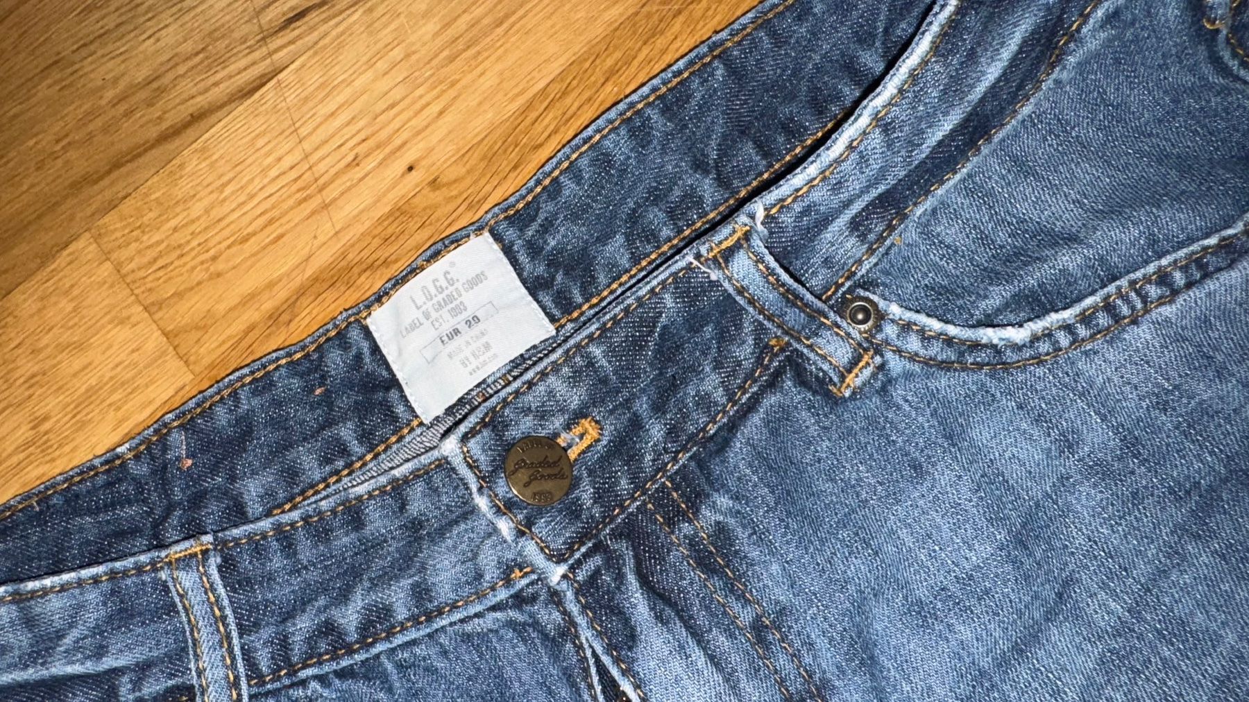 H&M Jeans: Jeans Shorts von Logg, 29 Inches – Gebraucht aus Gümligen von morticiaaddams 1