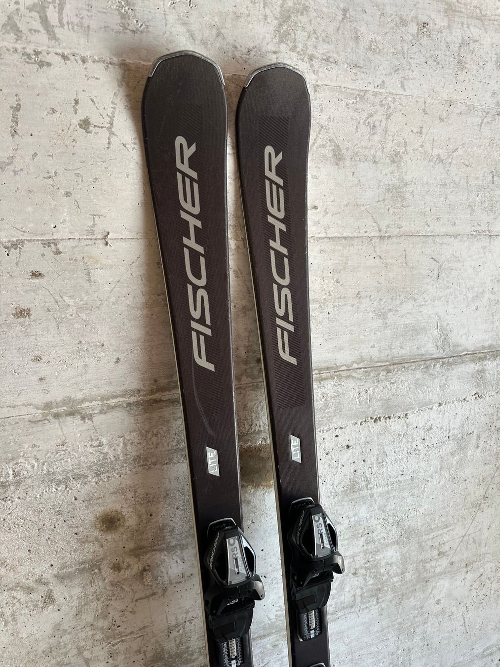 Fischer Skis: Fischer Divine Ski 150CM – Gebraucht aus Emmenbrücke von karkarkar 1