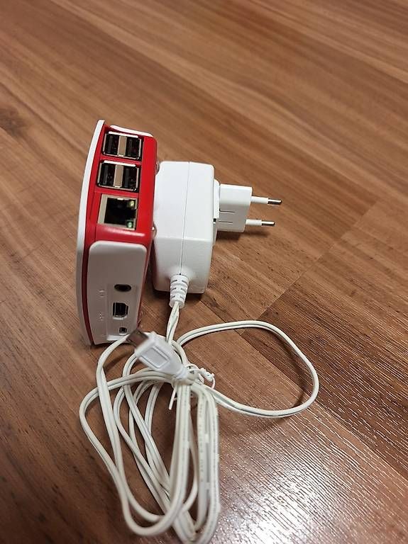 Raspberry Pi Elektronikbauteile: Raspberry Pi 3 Model B+ – Neu (gemäss Beschreibung) aus Weissbad von DaPeTa