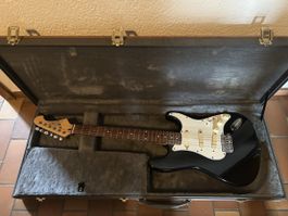 E-Gitarre Cheri mit Koffer