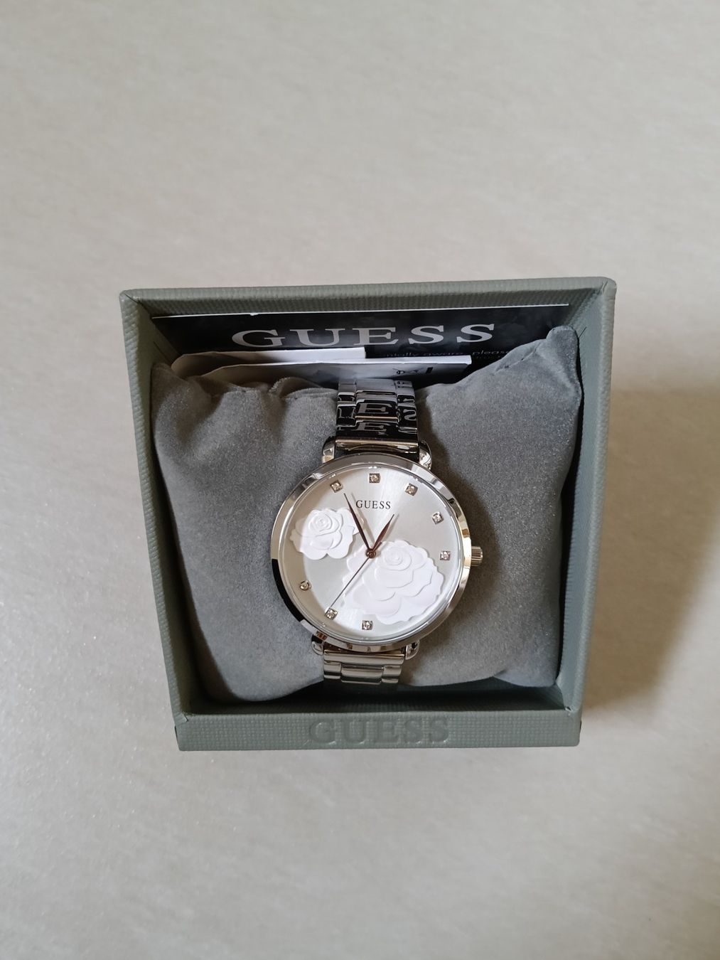 Guess Orologi: Montre femme Guess – Nuovo e nell'imballaggio originale da Riddes venduto da bla_www2