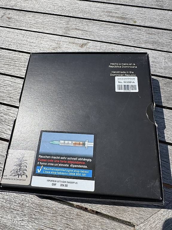 Sigari: Davidoff Limited Edition 2022 Grand Toro Zigarren – Usato da kreuzlingen venduto da hel_v9zj 2