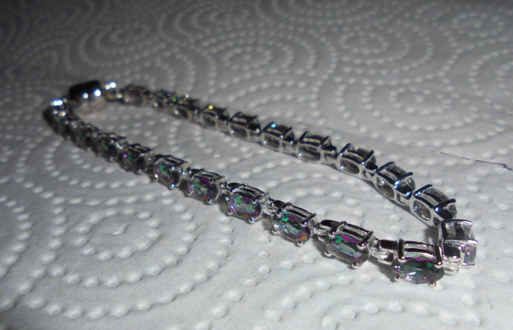 Armbänder & -reifen: Echtschmuck: Mystik-Quarz Armband ca. 19.5 cm. – Neu (gemäss Beschreibung) aus Zuchwil von maumauchi