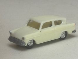 GB1-EKO Ford Anglia cremeweiss