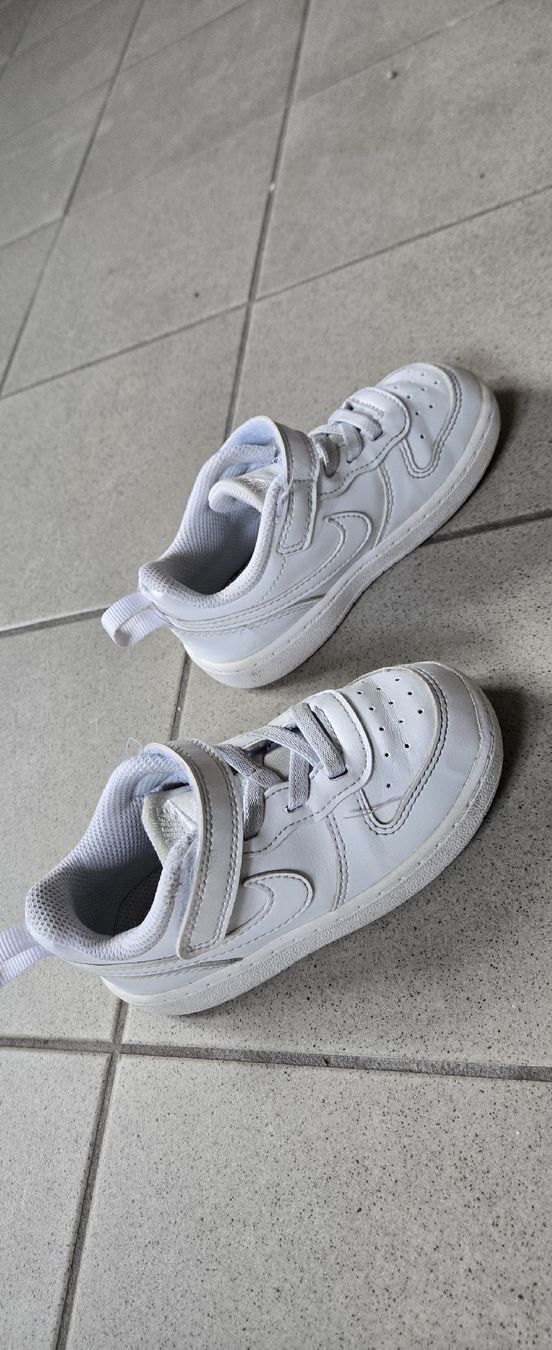 Nike Scarpe per ragazzi: Nike Kinderschuhe, Gr. 25, Weiss. – Usato da Wollerau venduto da Didi.ada 2