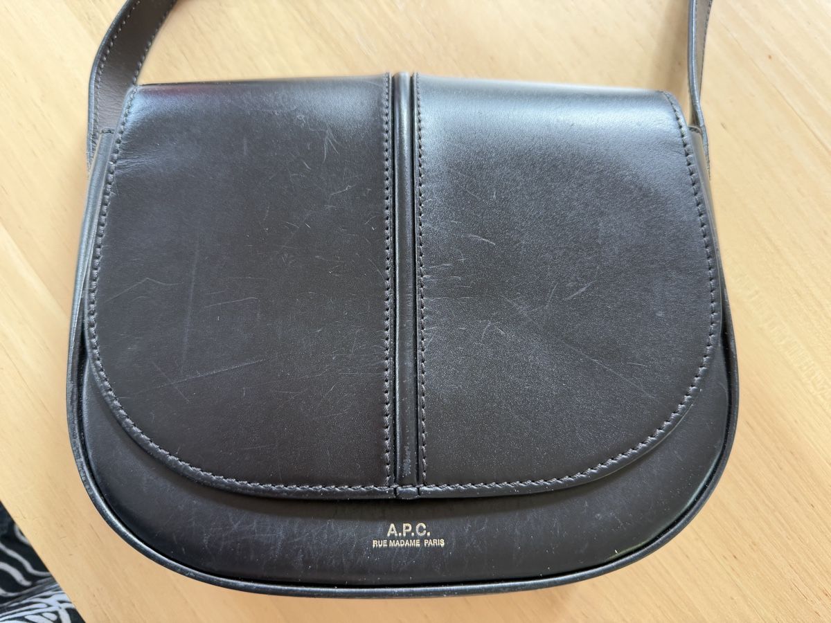 Apc Taschen für Damen: APC Betty Handtasche – Gebraucht aus Ennetbaden von b617 1