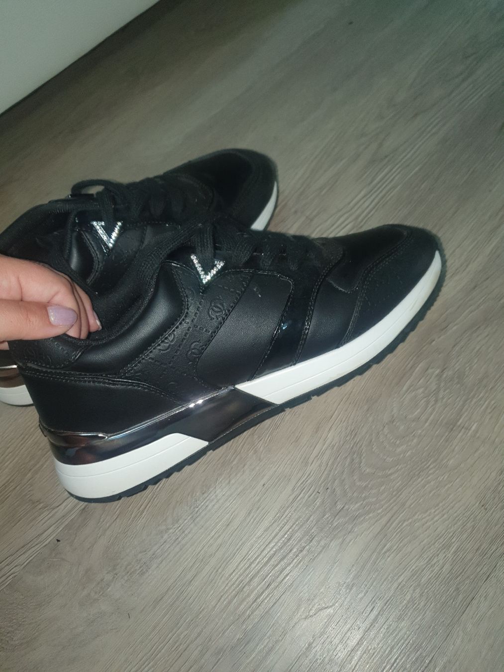 Guess Damenschuhe: Baskets Guess noires, taille 39 – Neu (gemäss Beschreibung) aus Bex von Tiphaine