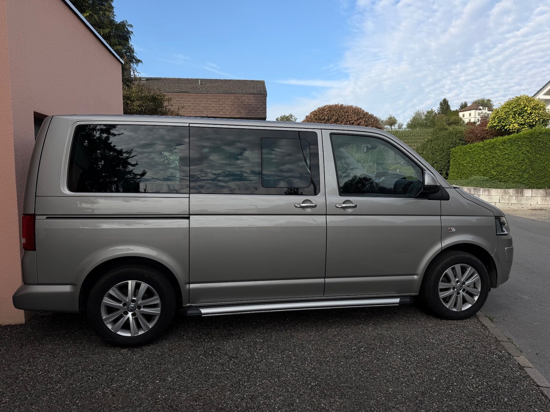 VW Autos: VW T5 Caravelle ab Platz – Gebraucht aus Jona von Nabru.nps 1