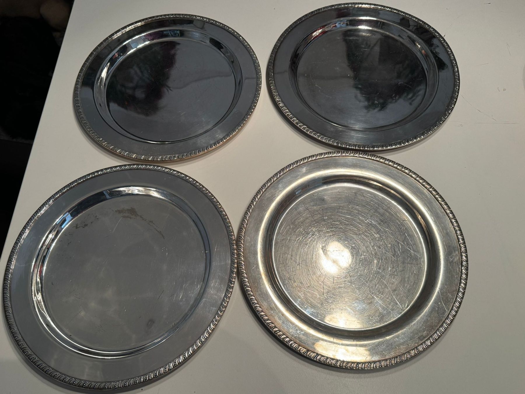 Assiettes: 4 x Platzteller – D'occasion à Egg b. Zürich par Brocki_Insel_Egg