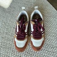 Sneaker Grösse 43