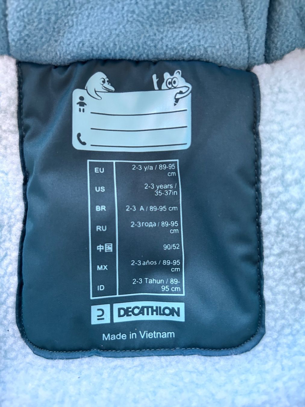 Decathlon Completi: Schneeanzug Kinder Gr 90 – Usato da Affoltern am Albis venduto da dor_d289 2