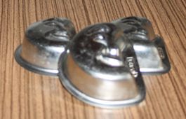 3 kleine Backformen LEISI Halbmond