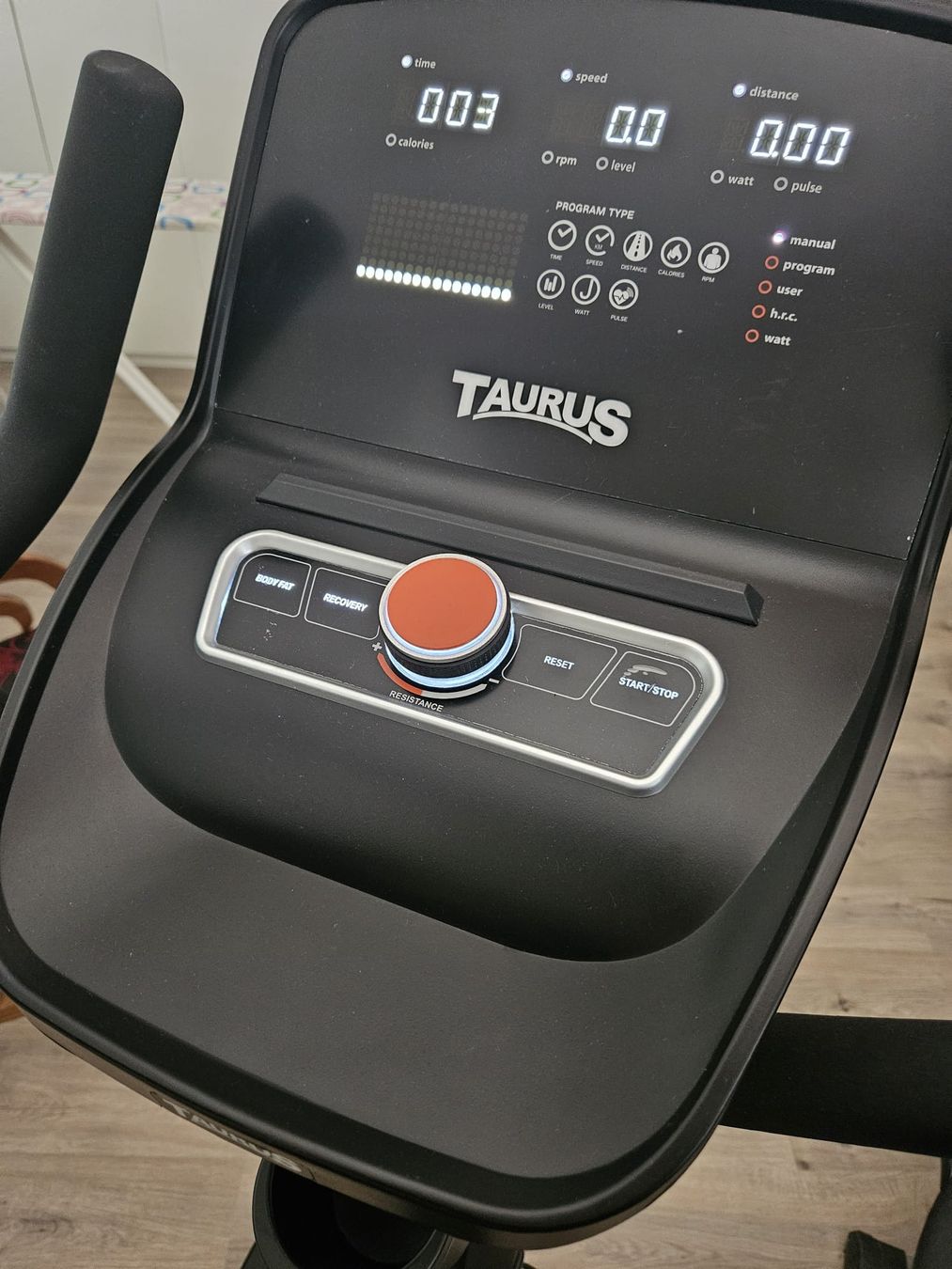 Taurus Hometrainer: Fahrradtrainer Taurus UB9.9 guter Zustand – Usato da Waltenschwil venduto da Grillchef 1