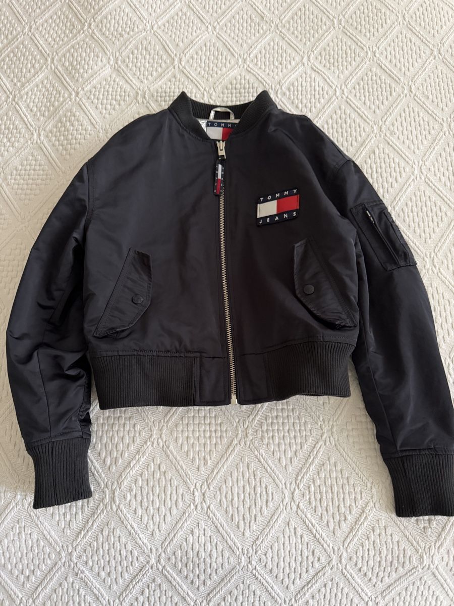 Tommy Hilfiger Jacken: Tommy Hilfiger Bomberjacke Gr. S – Gebraucht aus Erlinsbach SO von VWV1 7