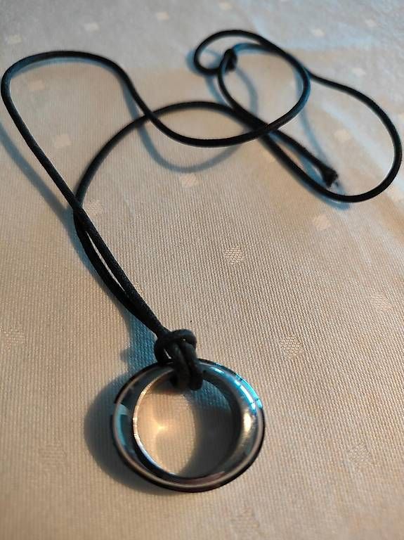 Ketten: Modeschmuck Kette mit Ring – Gebraucht aus Ostermundigen von verkauefer