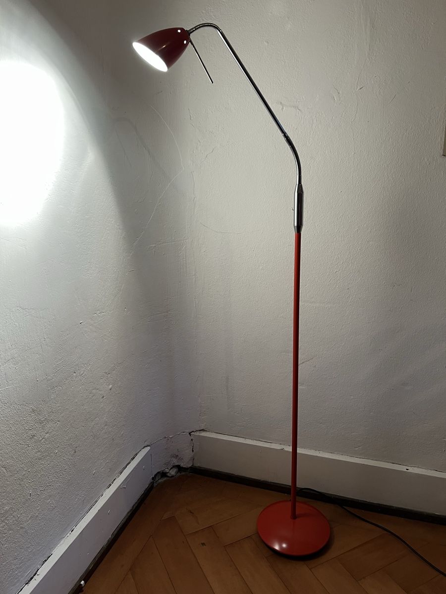 Lampen: Vintage Stehlampe rot/chrom – Gebraucht aus Bern von Findus101