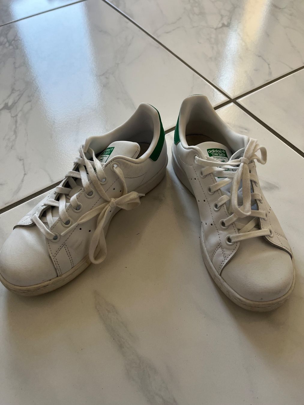 Adidas Chaussures hommes: Adidas Sneaker Grösse 36 – D'occasion à Tuggen par Simone00000