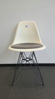 Vitra Eames Plastic Chair DSR, Eisgrau, Polster Graublau
