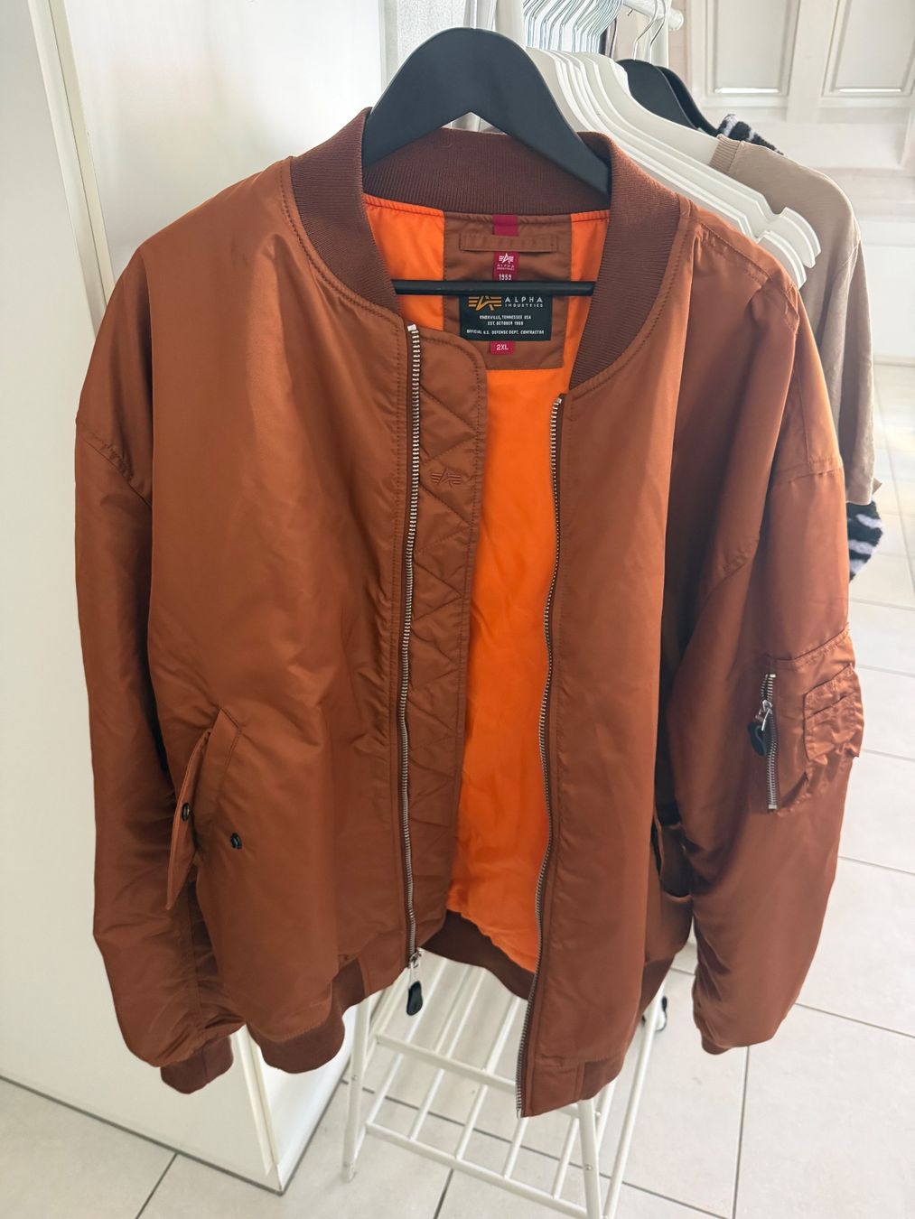 Alpha Industries Vestes: Alpha Industries Jacket – D'occasion à Bonstetten par Johanne_Lamalle