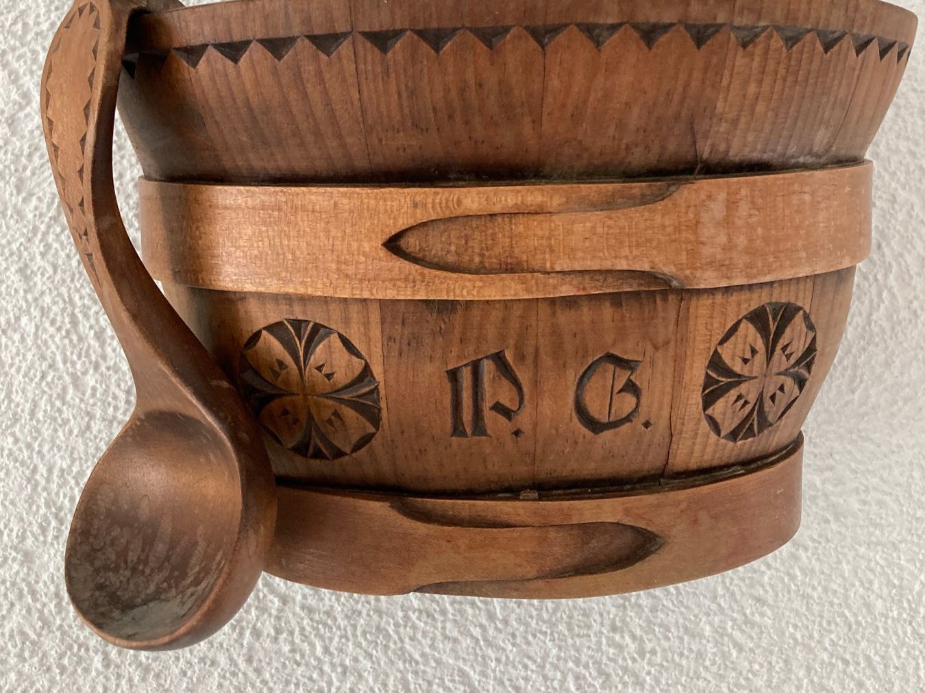 Tutte le decorazioni: Melchterli mit Schnitzerei mit Löffel Gebraucht – Usato da Steffisburg venduto da pet_2d5t 5