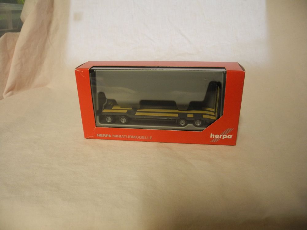 Herpa Mercedes-Benz Axor Meiller Baukipper-LKW Mit Goldhofer TU 3 Anhänger 151733 - Foto 4